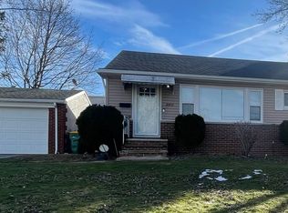 20751 Bowling Green Rd, Maple Hts, OH 44137