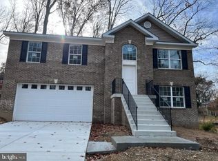 710 Calvert Ln, Fort Washington, MD 20744