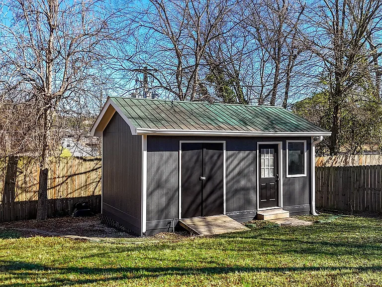 5 Greenbriar Ave — Photo 11