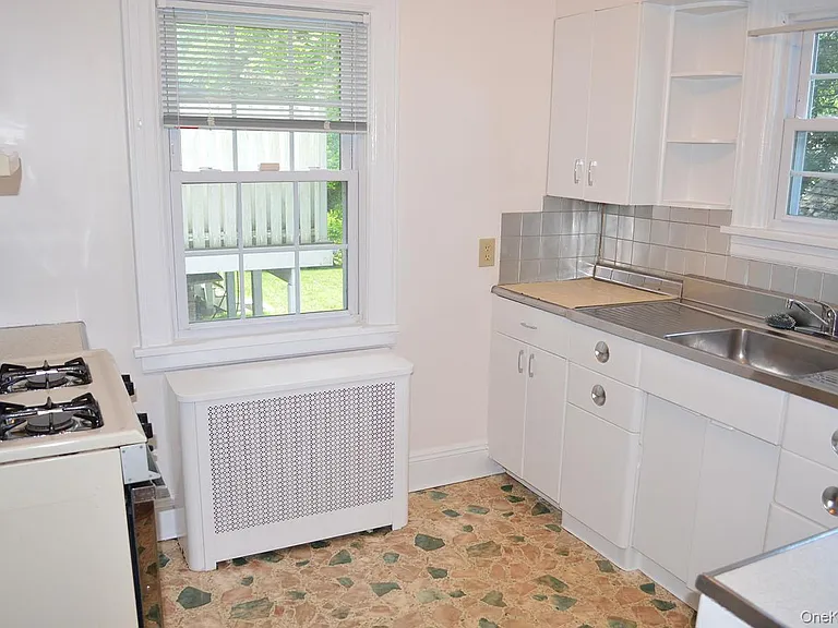 53 Ogden Ave — Photo 8