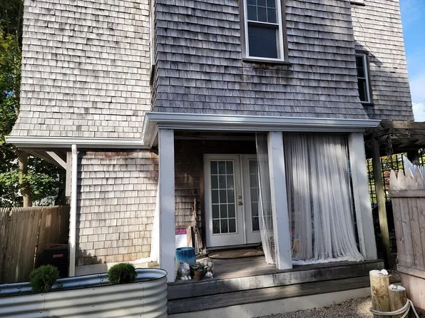 15 Newton St #2B, Barnstable, MA 02630