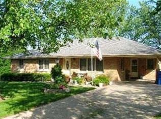 210 Tomahawk Rd, Jefferson City, MO 65101