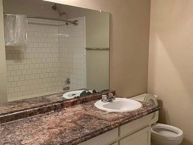 719 Windcrest Dr — Photo 10