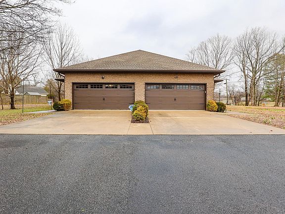 2nd image of 20 & 22 Hamilton Dr