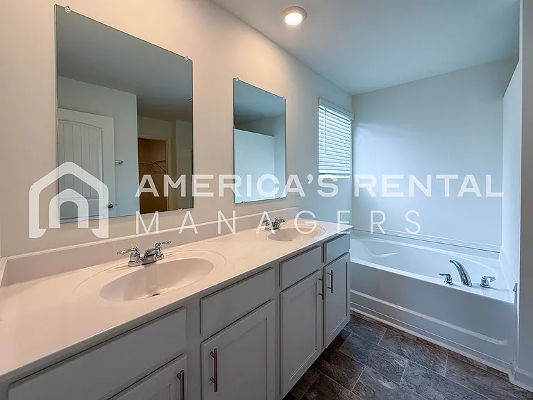 17917 April Leigh Cir — Photo 18