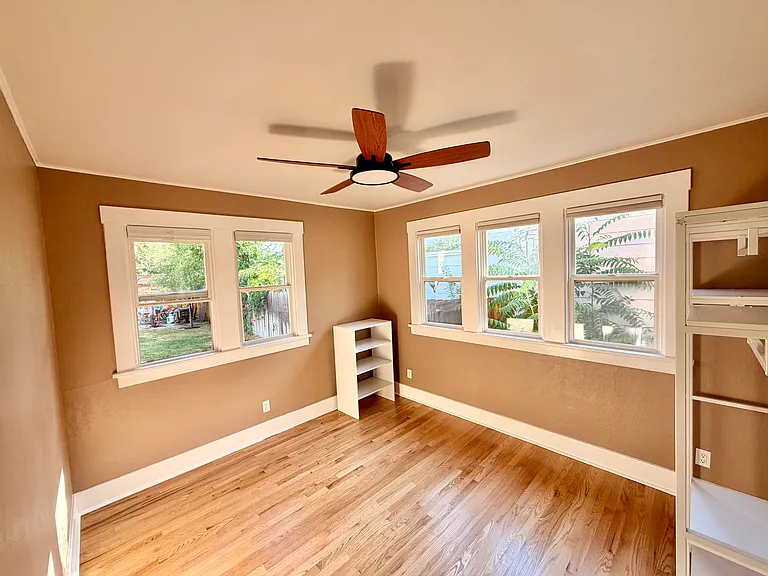 2419 W Regan Ave — Photo 15