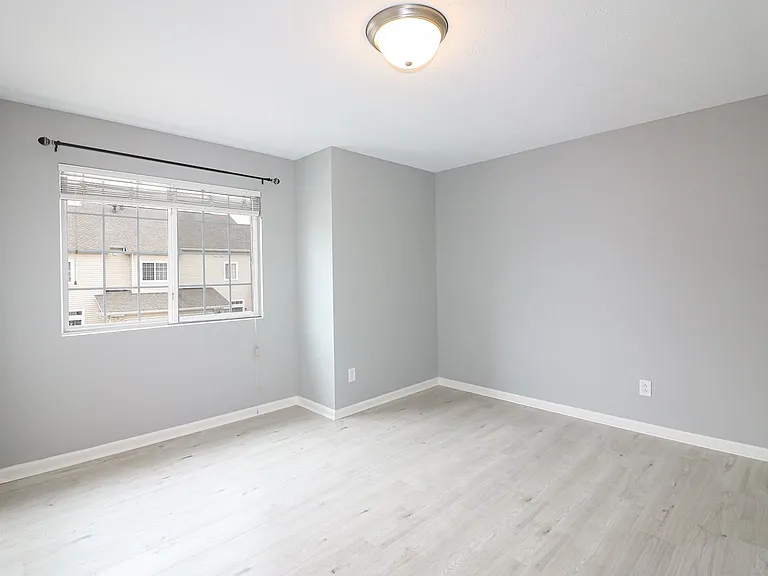 13539 Erlen Dr — Photo 26