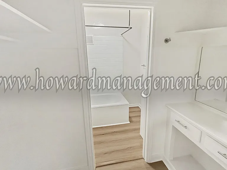 457 Bonnie Brae — Photo 3