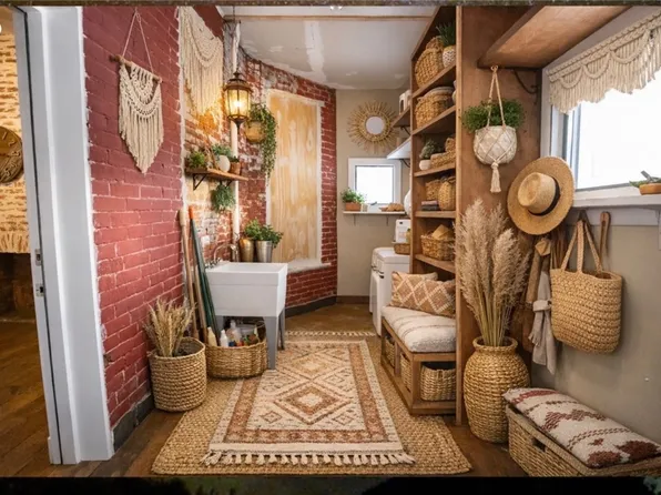 11299 Wren Dr, North Huntingdon, PA 15642