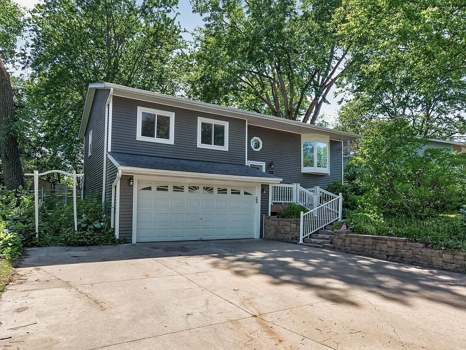1st image of 128 Birchwood Dr N