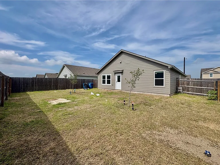 1109 Demeter Dr — Photo 18