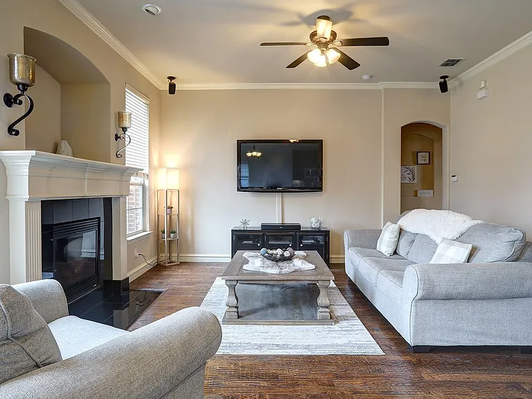 2440 Deerwood Dr — Photo 10