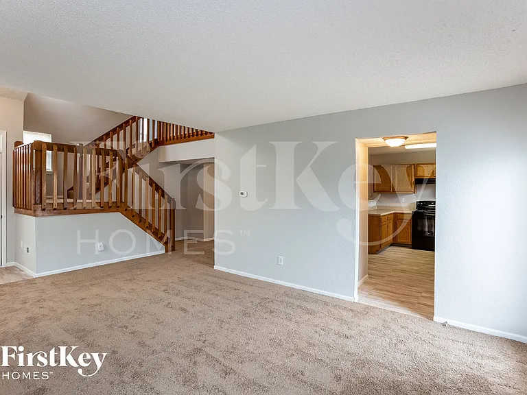 10320 Liverpool Way — Photo 3