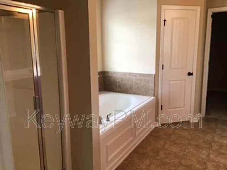 6017 Reynolds Cir — Photo 13