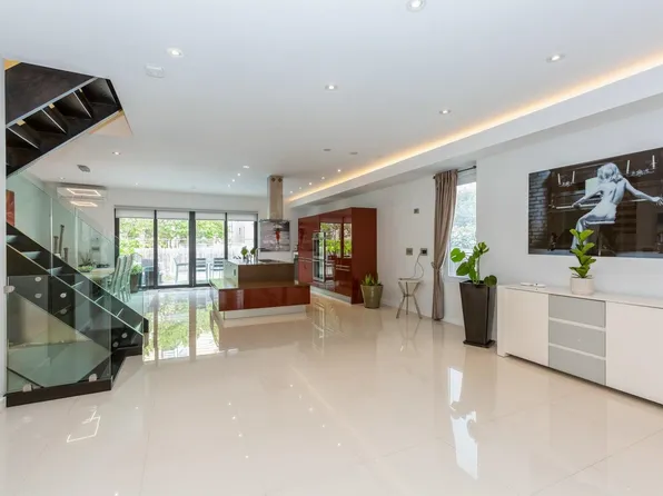 96 Columbia Terrace image 4 of 40