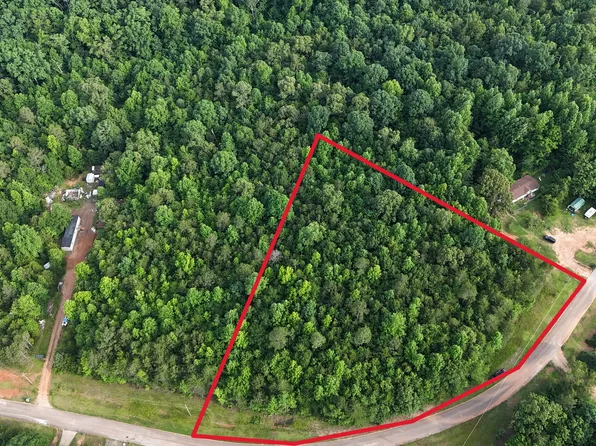 222 Kimberly Dr, Martin, GA 30557