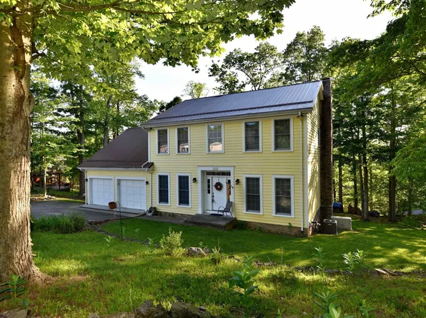 3008 Dogwood Rd, Bridgeport, WV 26330
