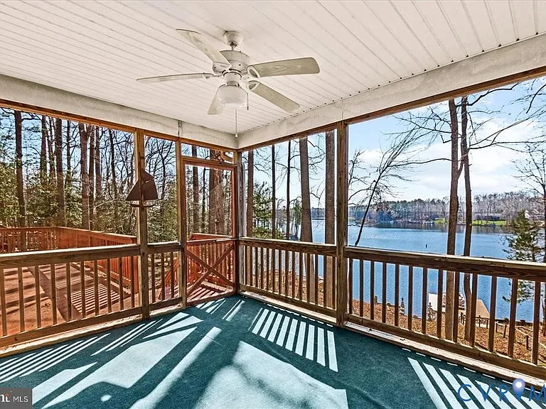 686 Lake Caroline Dr — Photo 38