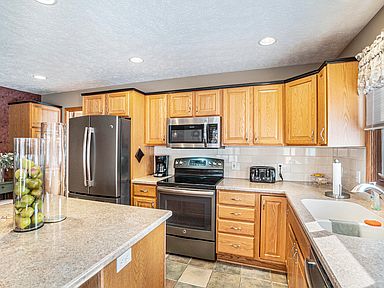 279 Interlaken Ct, Zeeland, MI 49464 | Zillow