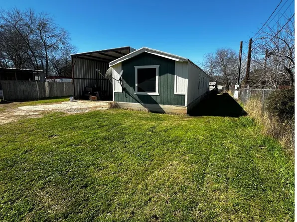 1511 Hough, Adkins, TX 78101