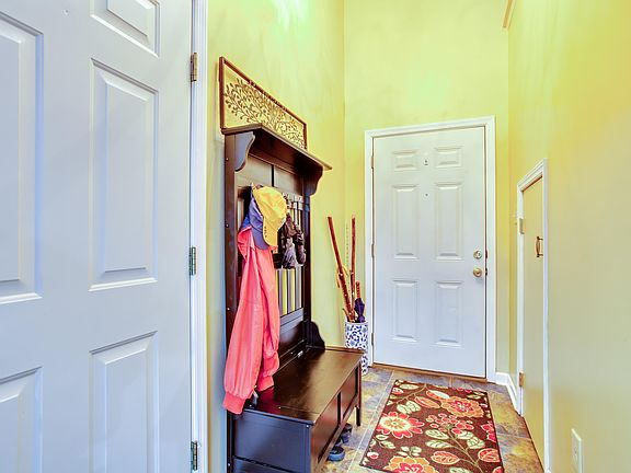 5th image of 6824 La Christa Way