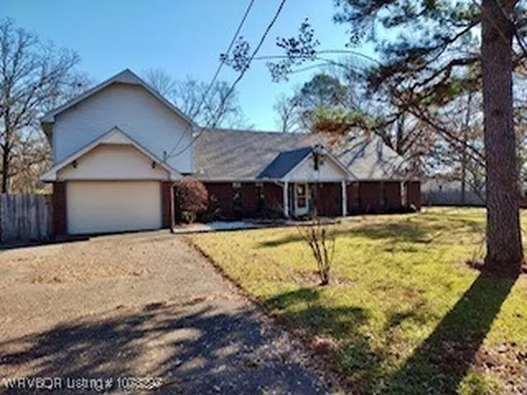 910 S Adams St, Lavaca, AR 72941