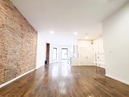 Rented by Rentall Group Inc | media 2