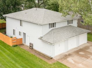 1705 Parklake Dr, Morris, IL 60450