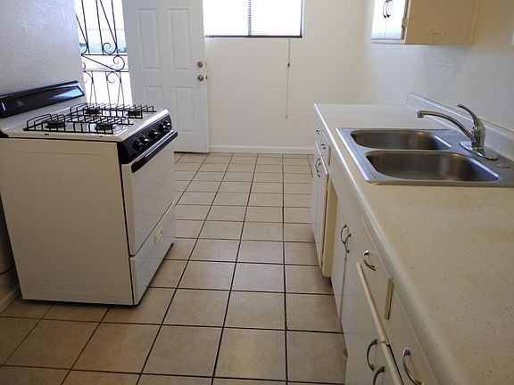 5th image of 648 W Buena Vista St