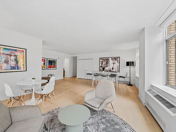 4th image of 90 John St #815