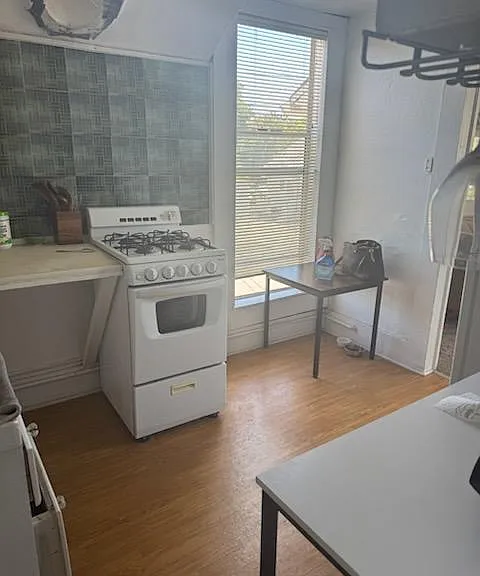 976 Islay St #976 — Photo 7