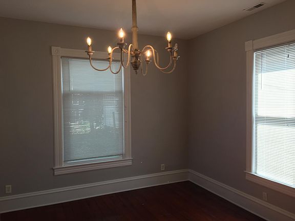 2nd image of 2528 Charlotte St