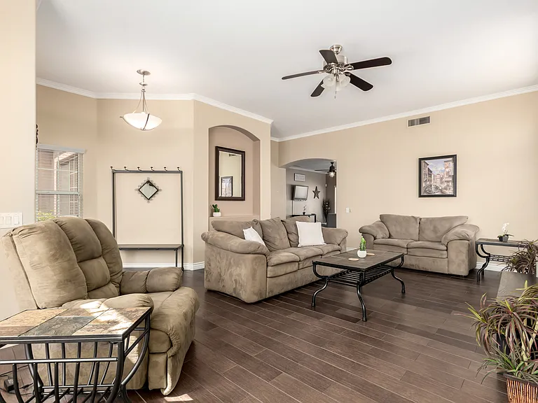 1126 N Melody Cir — Photo 4