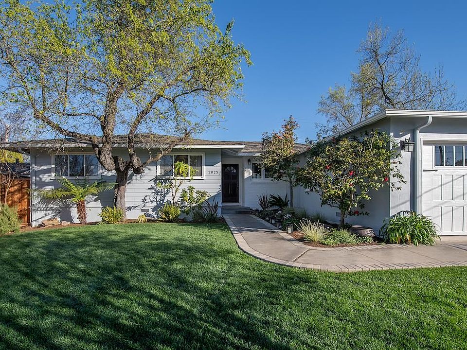 1st image of 2025 Nassau Dr