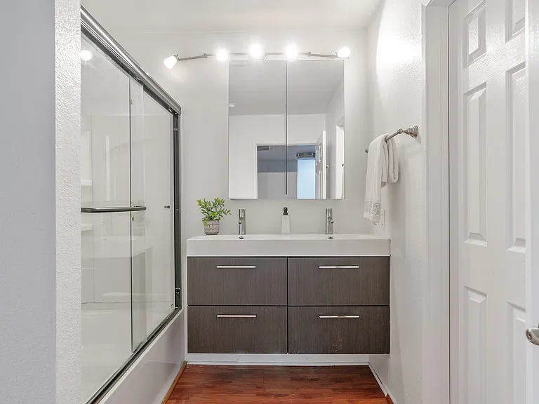 2310 N Fairview St #210 — Photo 15