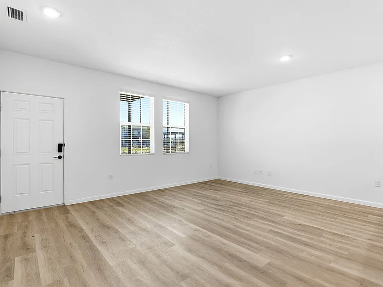 Venture Apartments — Photo 22
