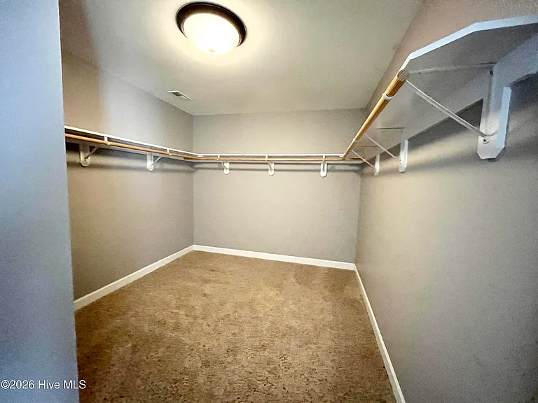 108 Oakwood Dr — Photo 8