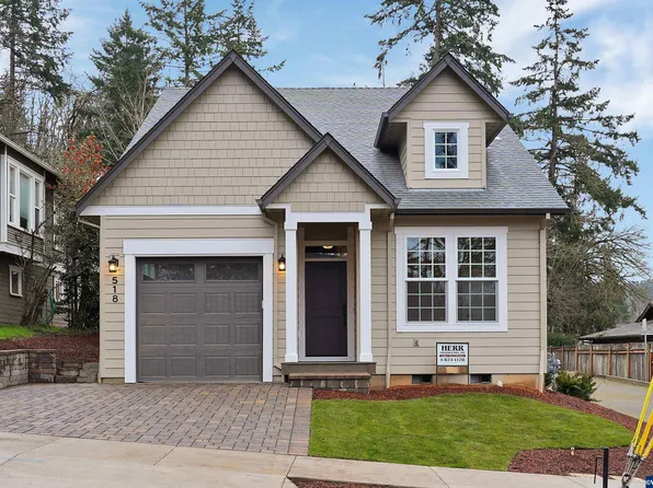 518 Jersey St, Silverton, OR 97381