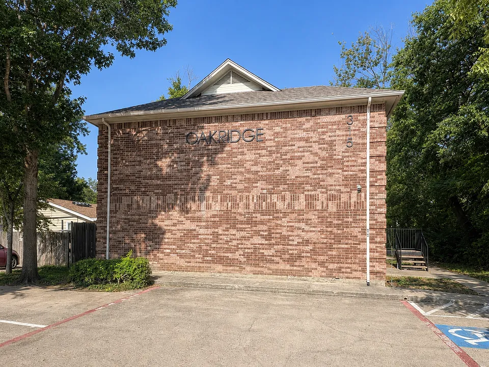 315 Fry St #6