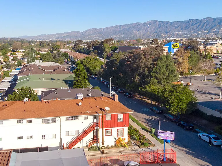 4014 Perlita Ave — Photo 30