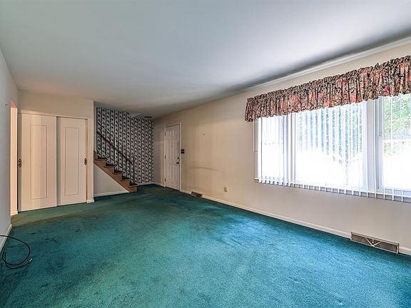 3rd image of 4736 Holly Ave
