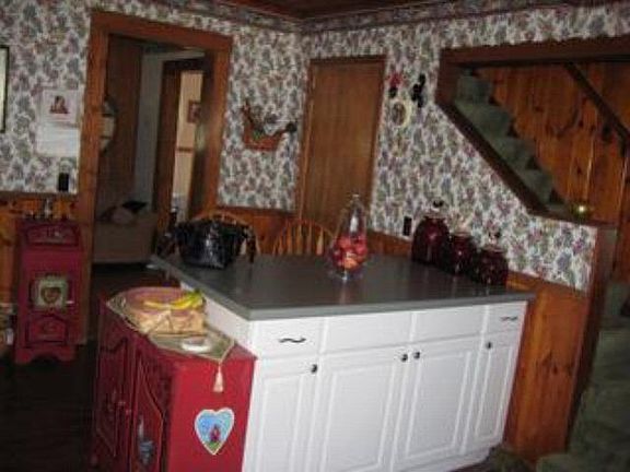 3rd image of 94 Myrtle Ave