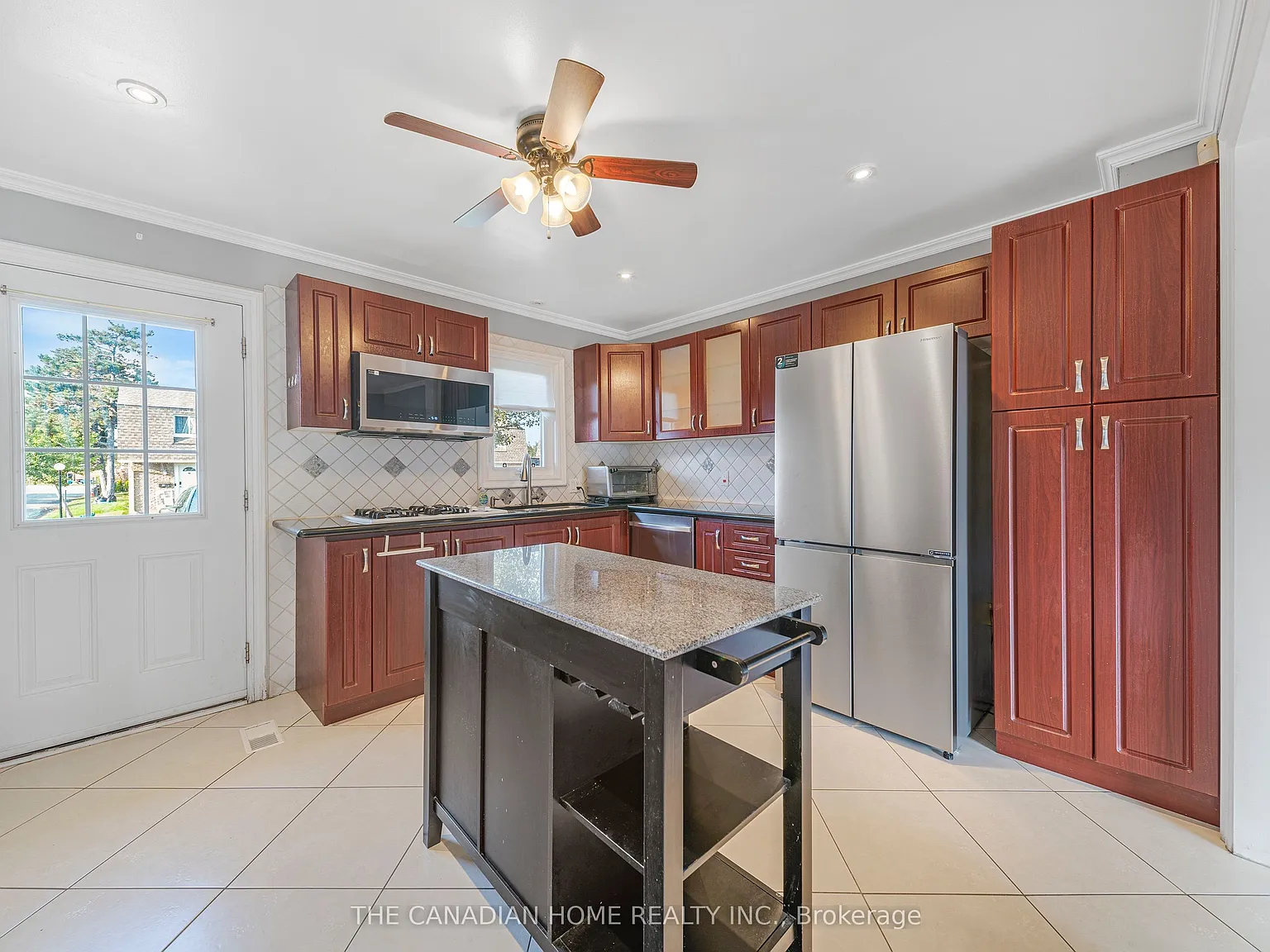 3 bed, $2,300 — Photo 3