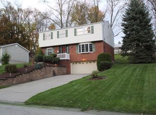 5935 Leprechaun Dr, Bethel Park, PA