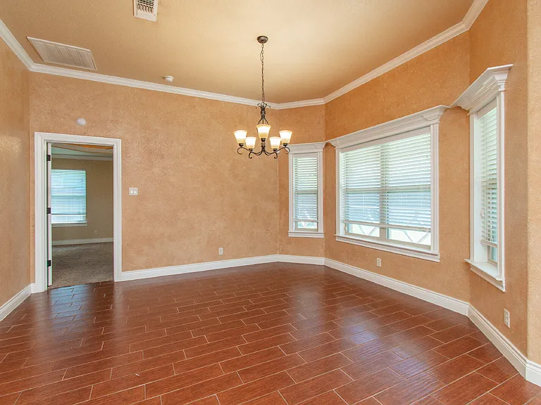 2513 Jackson Dr — Photo 5