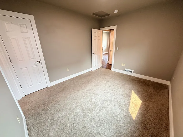 1006 Cascade St — Photo 16