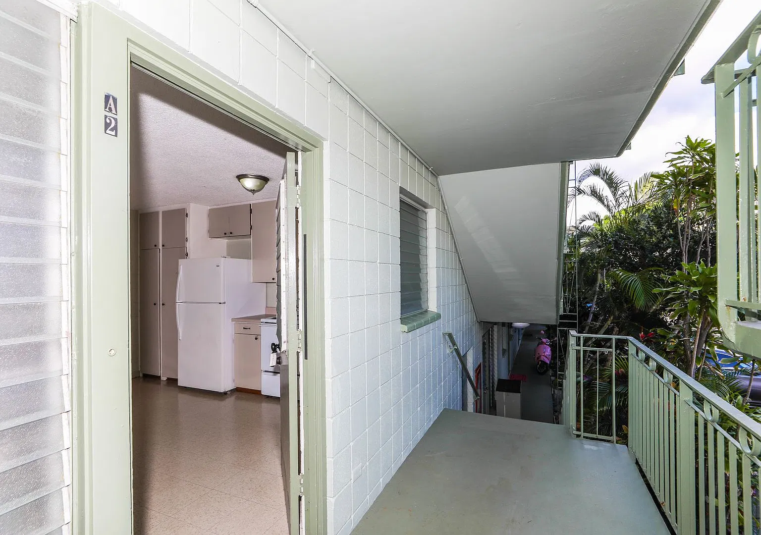 One-Bedroom Rental in the Heart of Kaimuki — Photo 1