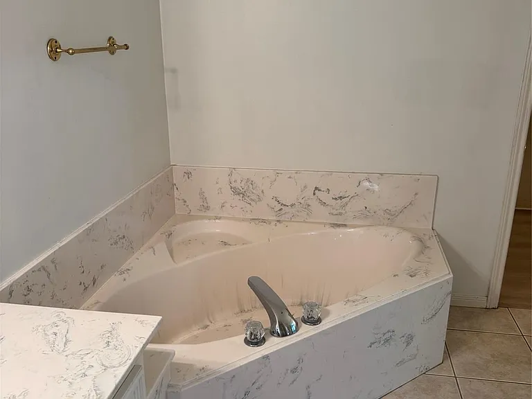 120 Hiwon Dr — Photo 25