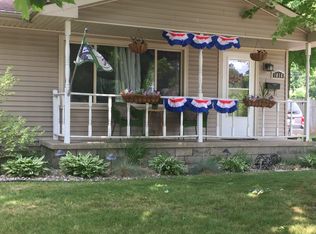 1016 Oakwood Dr, Sturgis, MI 49091
