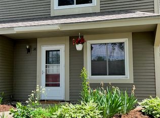 38 Overlook Dr, South Burlington, VT 05403